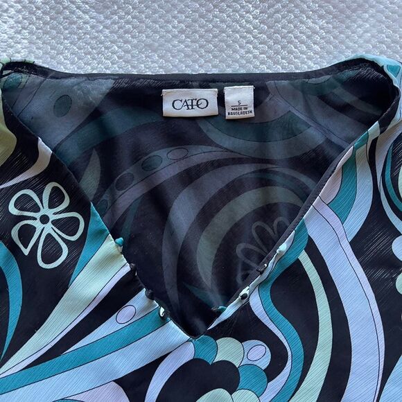 CATO RETRO SWIRL BELL-SLEEVE BLOUSE - Picture 3 of 4